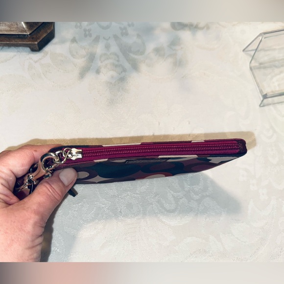 Coach Parker Op Art Bordeaux Multicolor small satin and leather wristlet - Picture 6 of 6